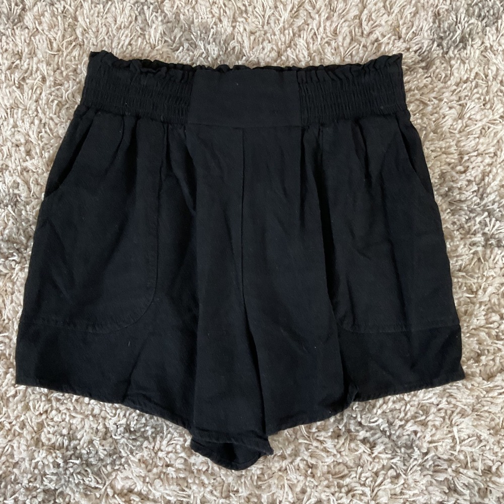 Automet Black Paperbag Waist Shorts with Pockets Womens Medium